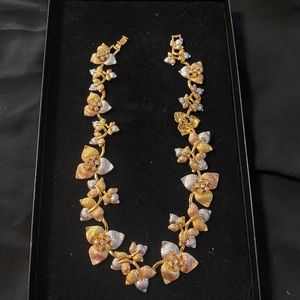 Very beautiful necklace brand Heidi daus